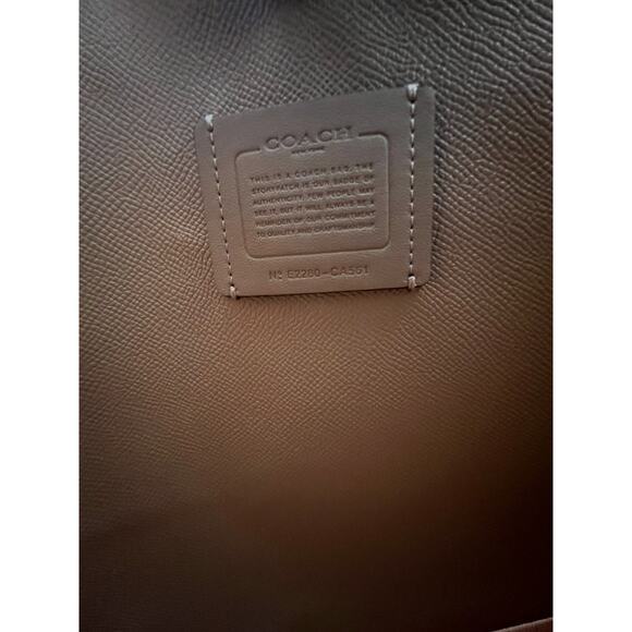 Coach Beige and light tan Shoulder Bag with matching wallet - Picture 11 of 16